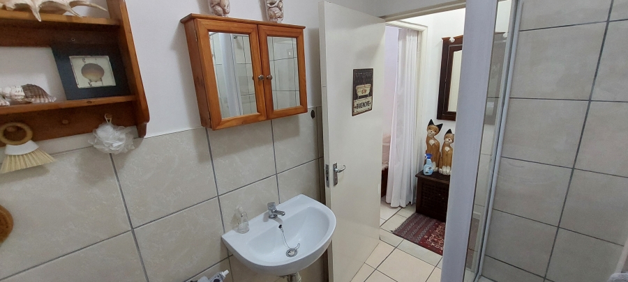 2 Bedroom Property for Sale in Whispering Pines Western Cape